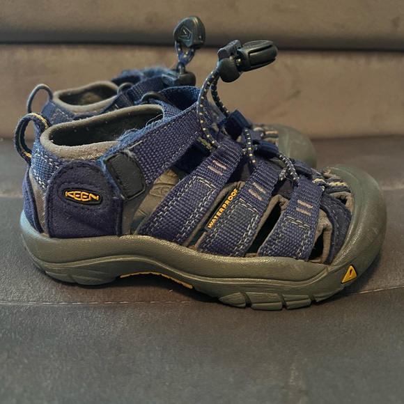 Keen Kids' Navy Blue Waterproof Sandals Size 9C - Picture 3 of 5